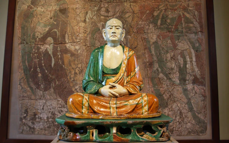 Exploring the Chinese Artifacts Treasures Mentioned in Escape from the British Museum