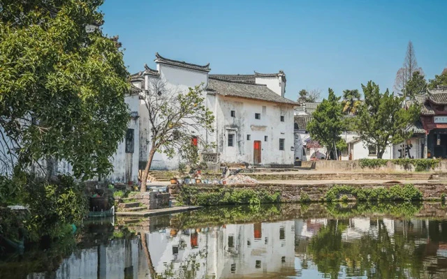 Hidden Gems of Jiangnan: Discovering the Allure of Zhuge Bagua Village - Enigmatic Anhui Architecture