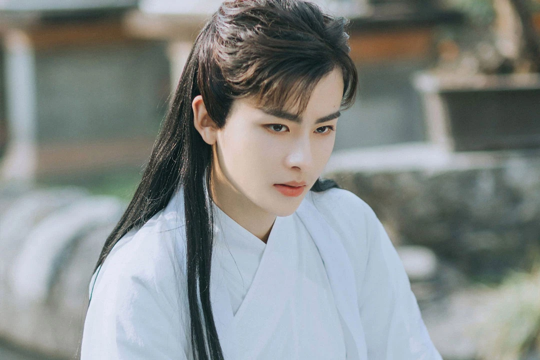 Get in Touch with Men's Hanfu Fashion