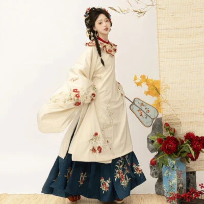 Traditional Ming Dynasty Hanfu Slant Lapel Shirt Embroidered Mamian Skirt