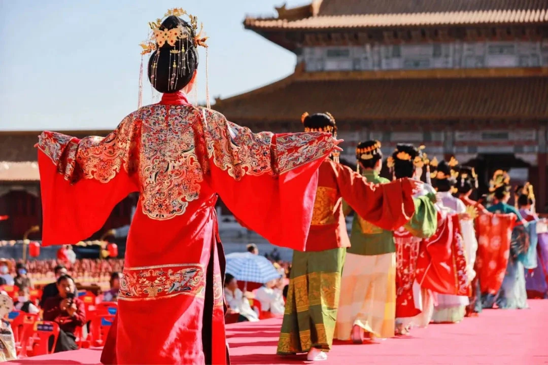 Discover Classic and Modern Hanfu Wedding Dresses
