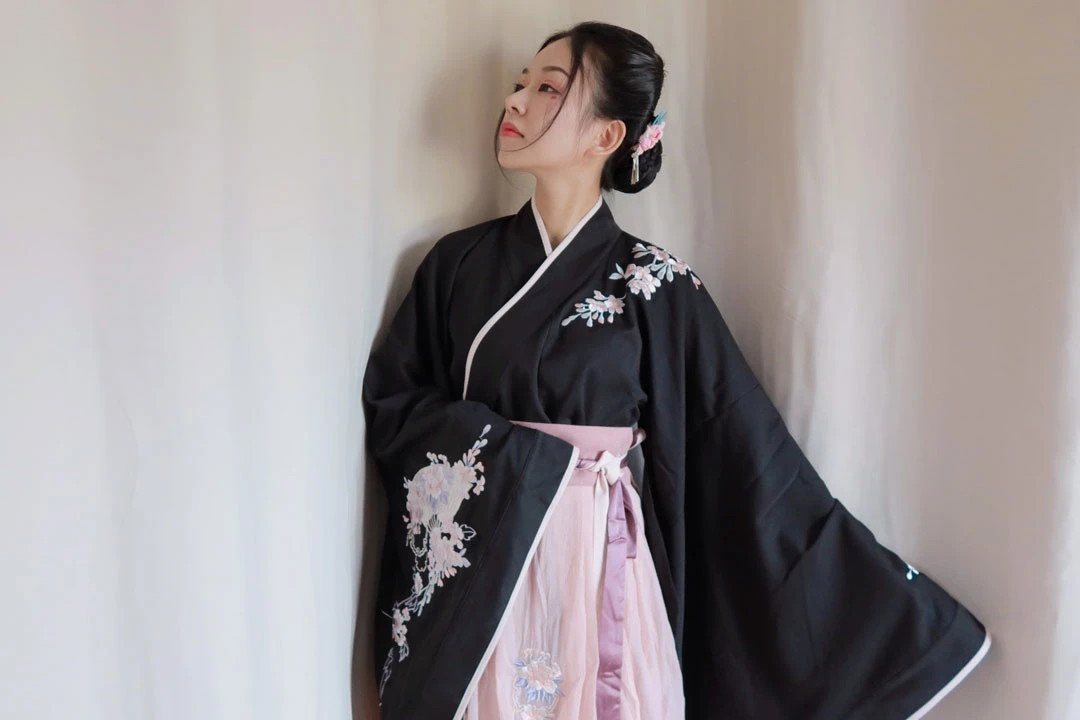 Exploring the Traditional Songku Hanfu Pants