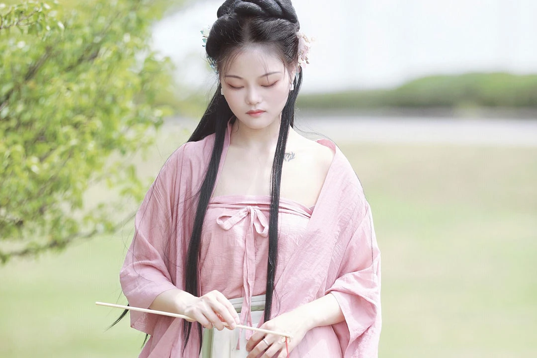 Main Types of the Chinese Hanfu Dresses