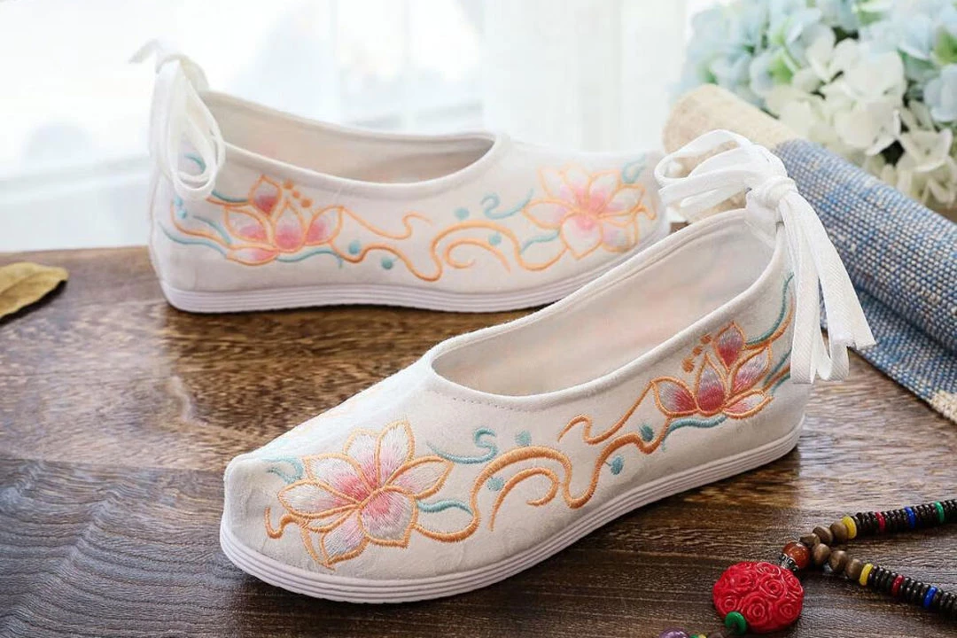 Stepping into Tradition Hanfu Shoes and Boots