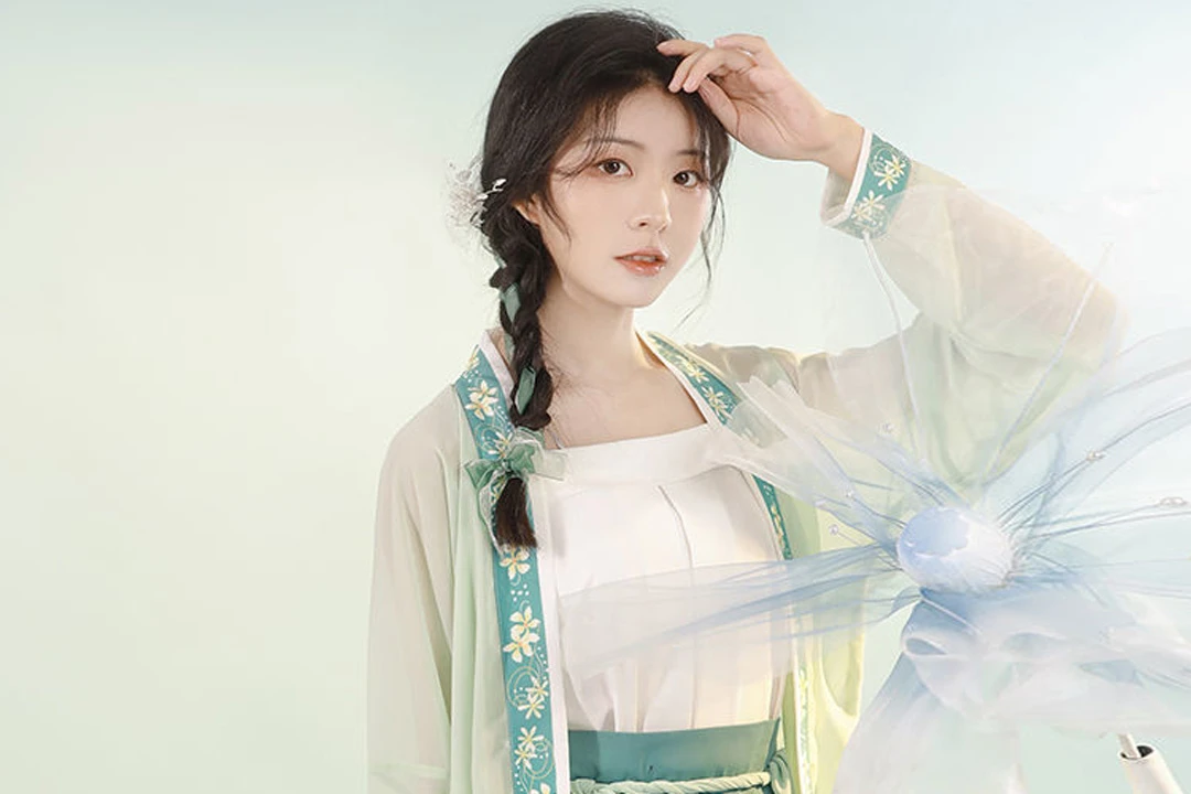 Indulge in the Luxury of Silk Hanfu