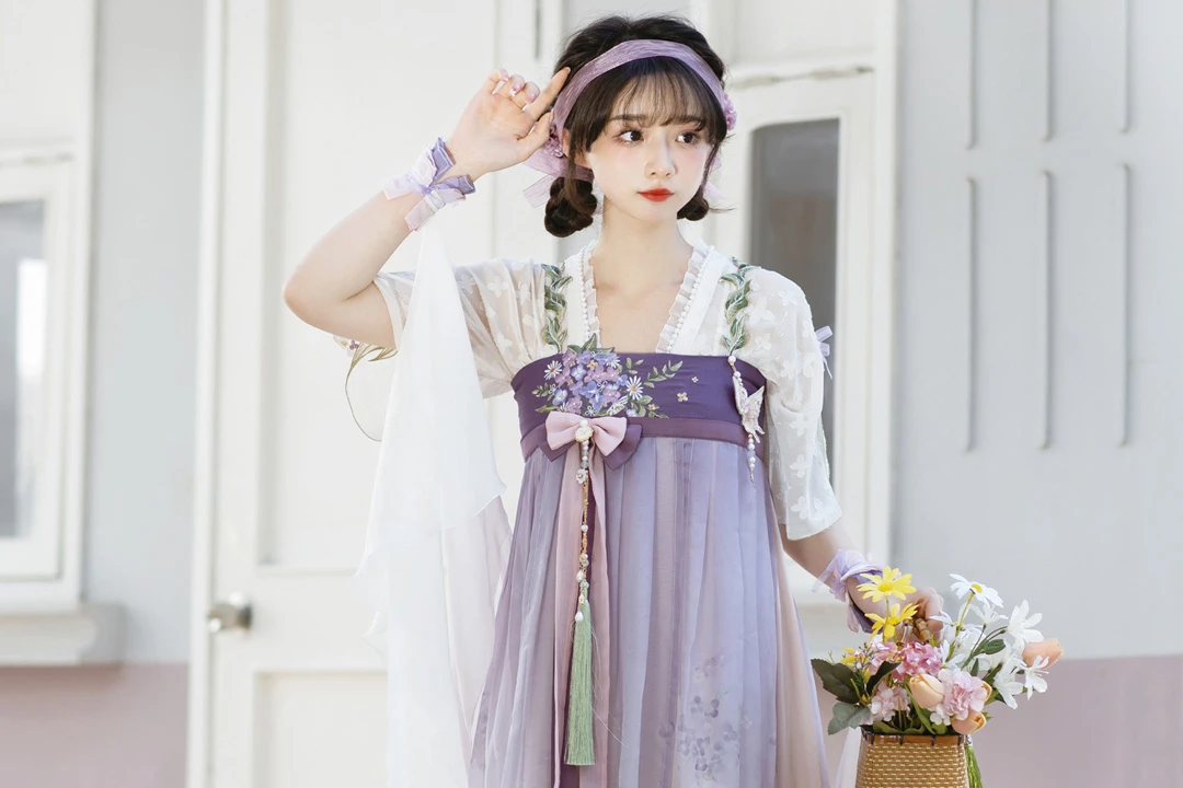 Indulge in the Luxury of Silk Hanfu