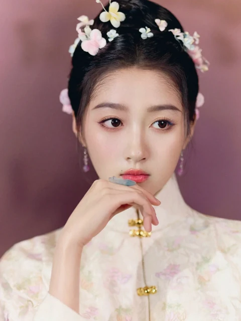 2024 Spring Festival Gala Highlight: Nian Jin - Traditional Hanfu and Ornate Designs