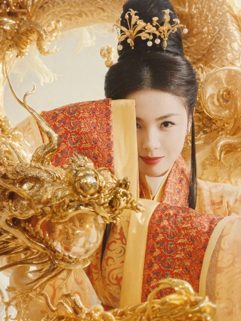 2024 Spring Festival Gala Highlight: Nian Jin - Traditional Hanfu and Ornate Designs