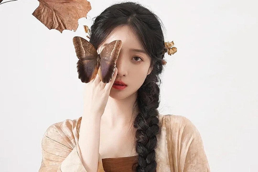 Enjoy the Leisure Life by Simple Hanfu