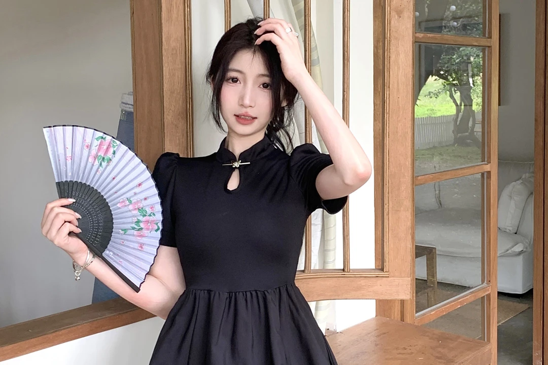 The Intersection of Qipao and Celebrities