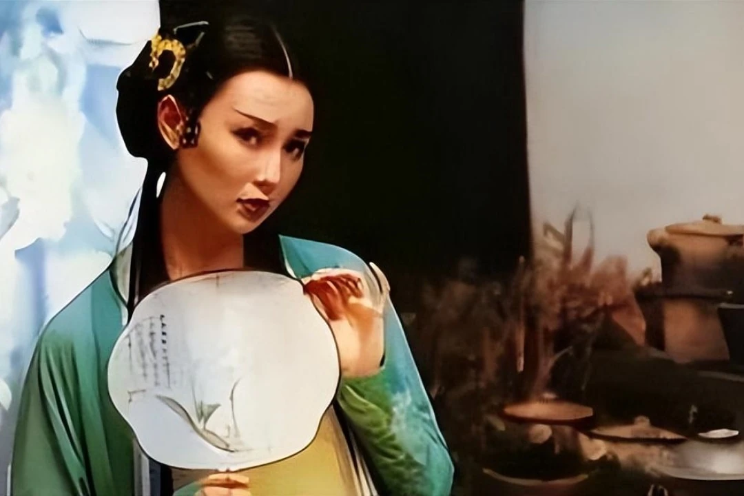 The Beauty of Zhang Man Yu's Cheongsam