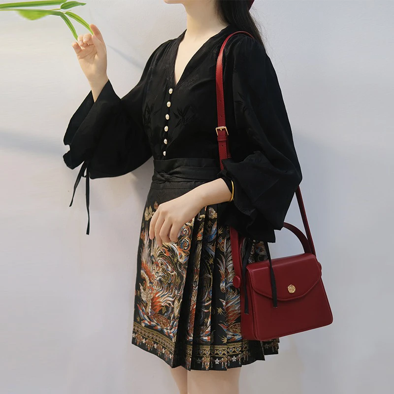 Ming-Dynasty-Women-Short-Ma-Mian-Skirt-Daily-Fashion-Summer-Dresses-1 Phoenix Elegance 2