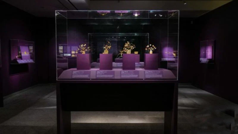 Golden Treasures from Longcheng Shine in New York