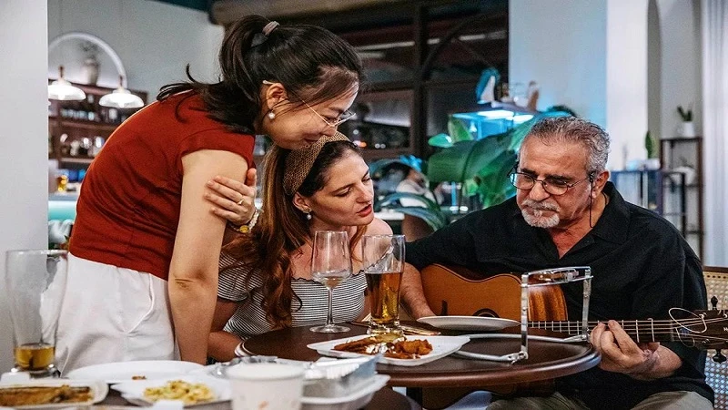 The Culinary Journey of an Italian Chef in a Chinese Town