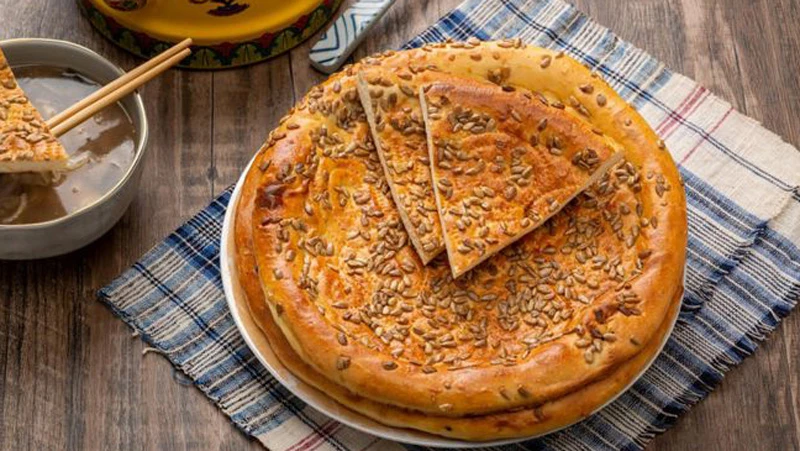 Xinjiang's Famous Food, Naan Round Flatbread