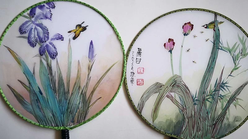 The Multifaceted Role of Round Fans in Chinese History