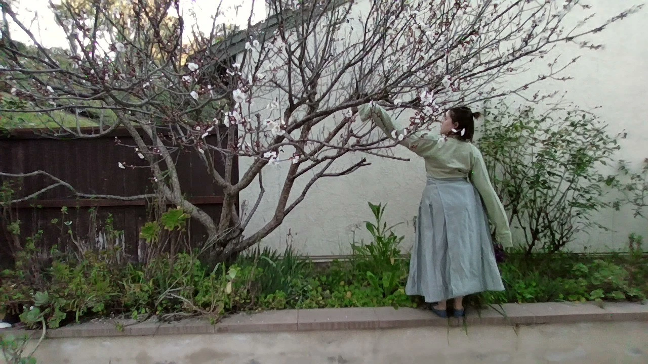Finding Fabrics: "Thrifted" Hanfu Materials 11