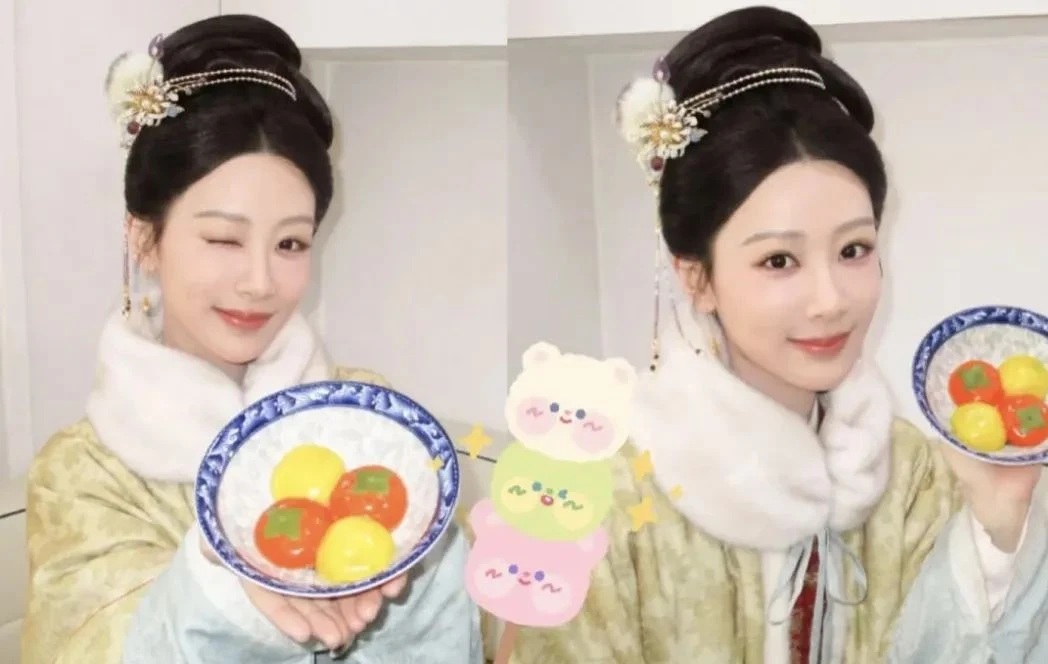 Yang Zi's Hanfu Outfits for Lantern Festival