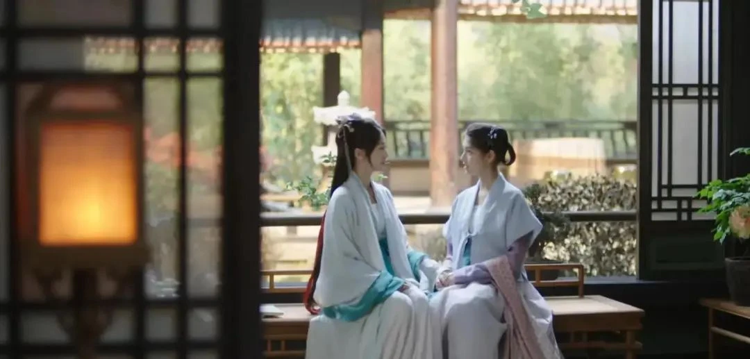 Are Short-Sleeved Hanfu Tops Worn Only by Maids? 3
