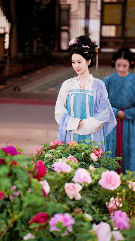 Yang Zi's Top 4 Costume Works Recommendations