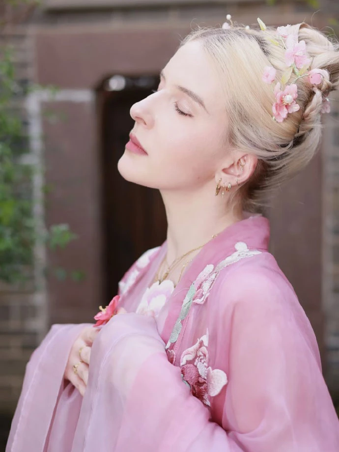 Help! Finding a Hanfu Influencer 251