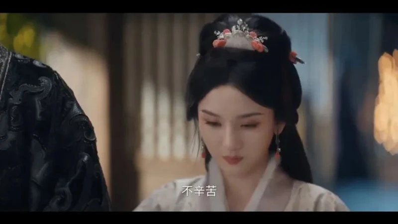 Jewelry in The Prisoner of Beauty