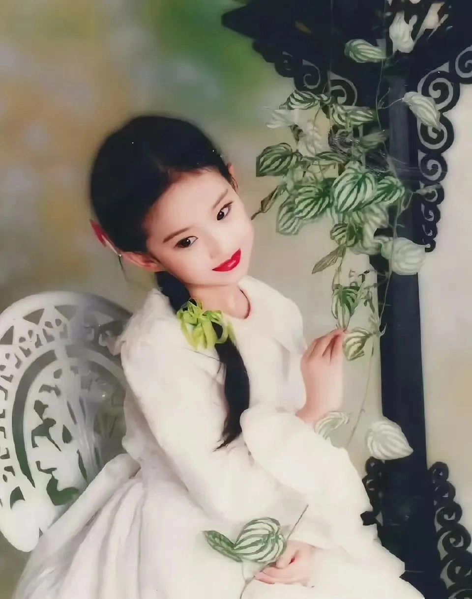 Liu Yifei’s Childhood Crown and The Story of Rose’s Radiance