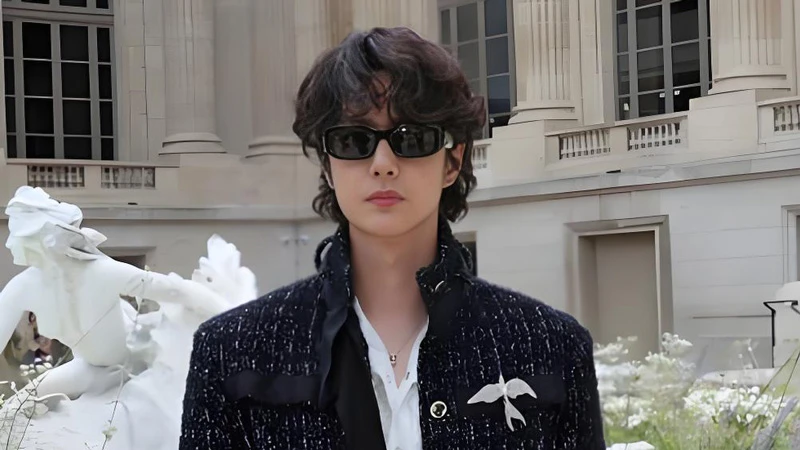 2025 Paris Fashion Week: Chinese Stars Shine Brightly