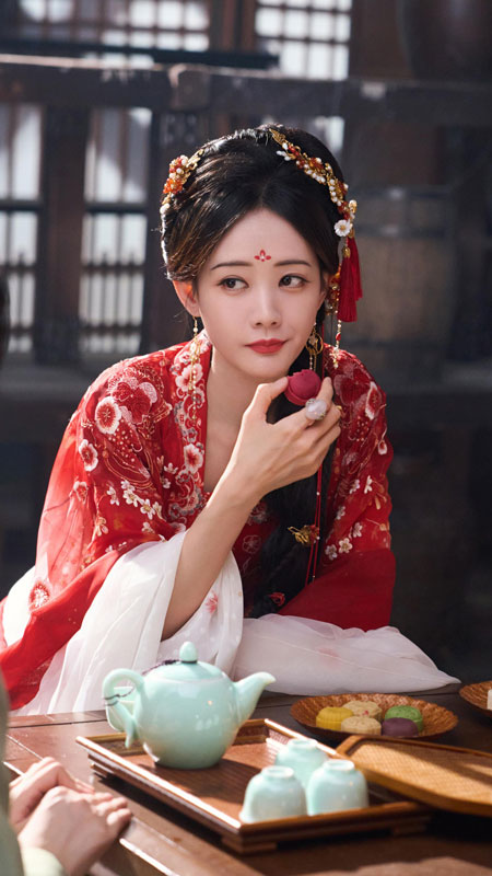 A Dream Within A Dream Cracked Costume Drama's Burnout Cycle