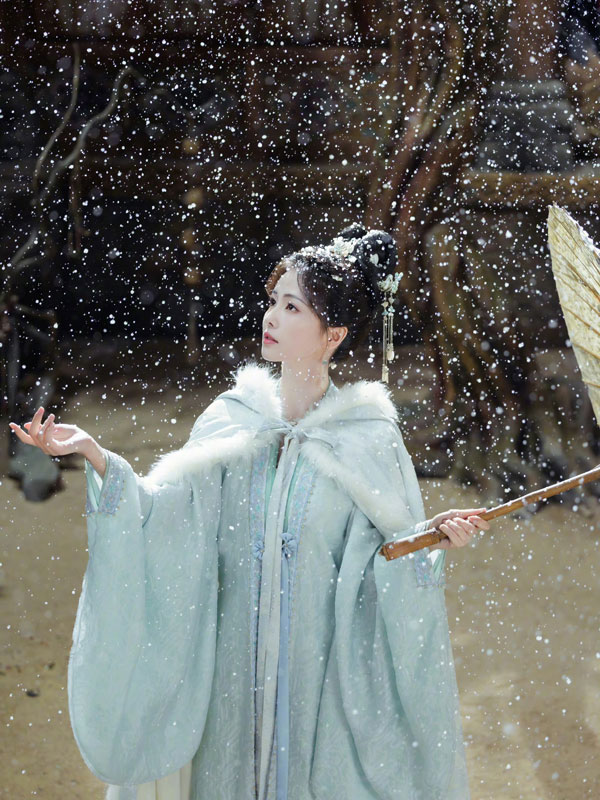 Bai Lu's Triple Win: Acting Range, Commercial Clout, and Industry Influence