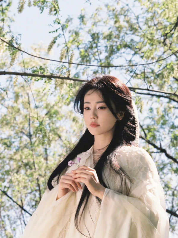 Bai Lu's Triple Win: Acting Range, Commercial Clout, and Industry Influence