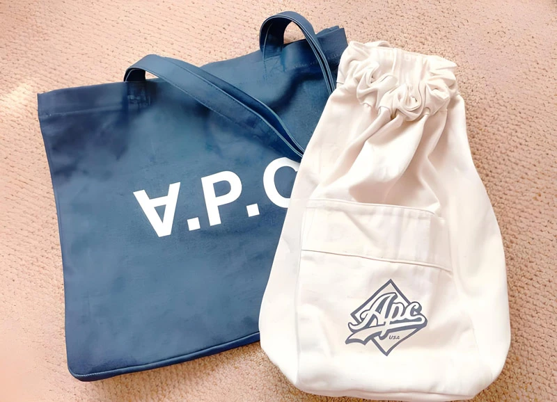 Canvas Bag: A Popular Fashion Item