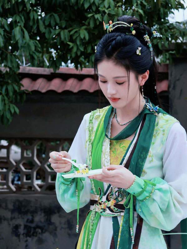 Coroner's Diary: A Return to Grounded Realism in Ancient Drama