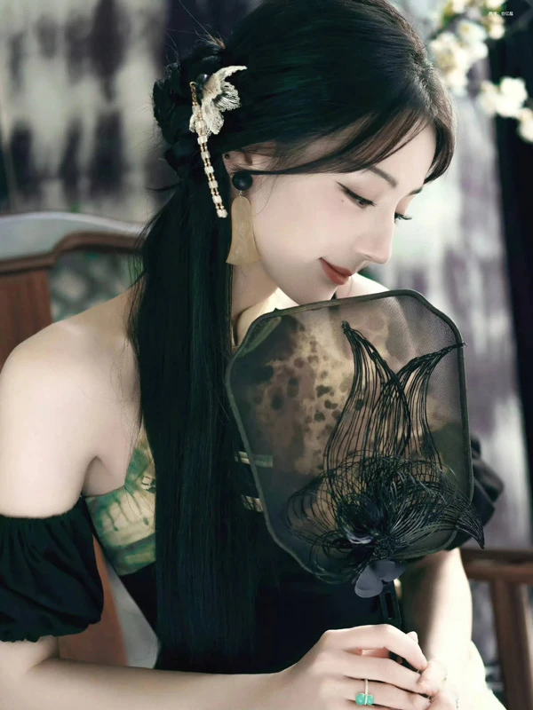 Dilraba Dilmurat: Redefining Modern Chinese Elegance On Global Stage