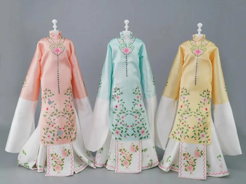 Hong Kong Designer Li Boheng Weaves Silk Legacy in Nansha