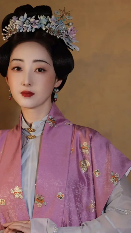 How Hanfu Reimagines Summer Fashion