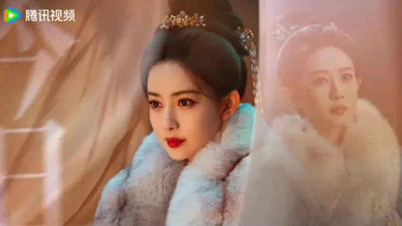How Meng Ziyi Is Gaining Speed in the Post-95 Flower Race