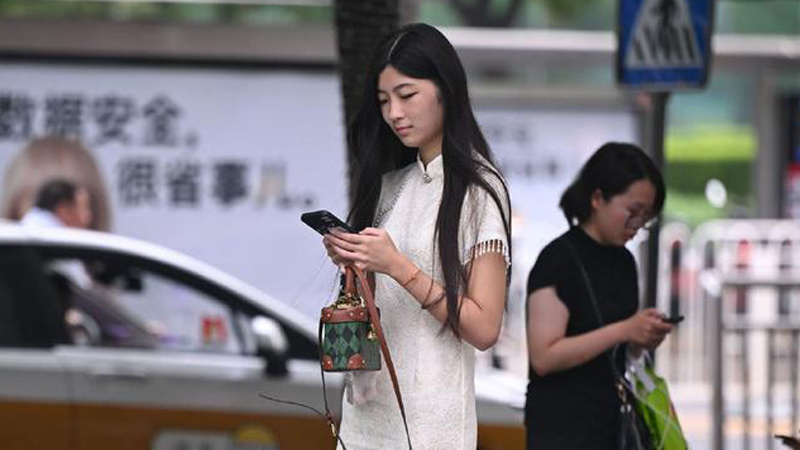 How Patent Leather Redesigns the Classic Qipao Shape