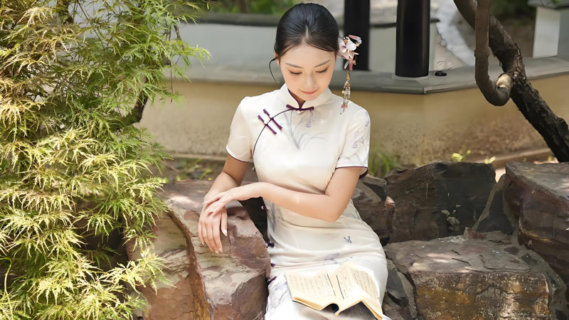  How Social Media is Reshaping the Cheongsam Movement