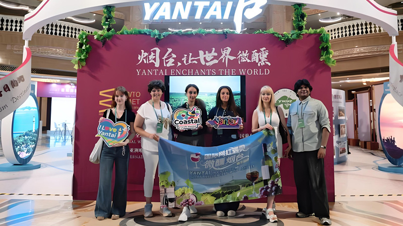 International Internet Celebrities Meet Slightly Tipsy Yantai