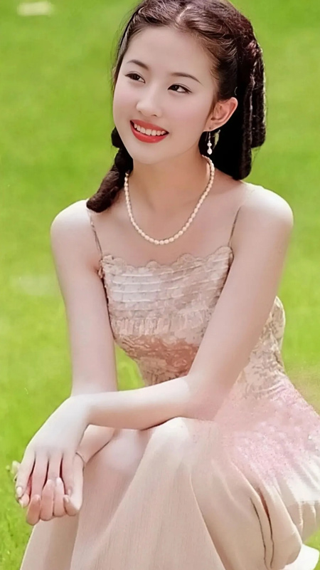 Liu Yifei’s Y2K Style: Rewriting Early 2000s Fashion Rules