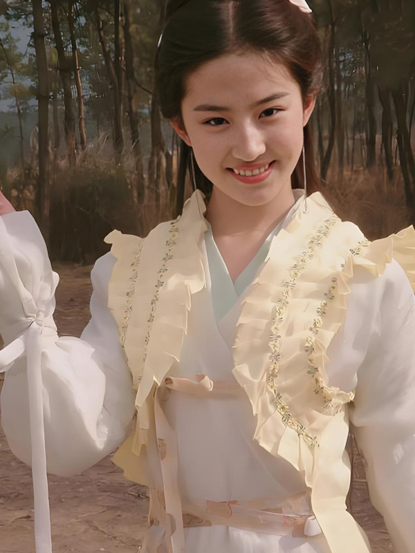 Liu Yifei’s Y2K Style: Rewriting Early 2000s Fashion Rules