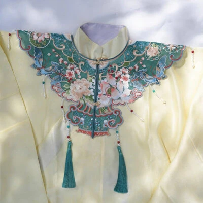 Ming Dynasty Hanfu Yun Jian Accessories Embroidered Flower Cloud Shoulder