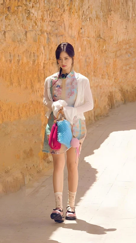 Shen Yue's Neo-Chinese Qipao in Marrakech