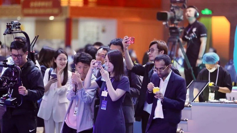 Tasting Tianjin Style Cuisine and Exploring Tianjin Style Culture