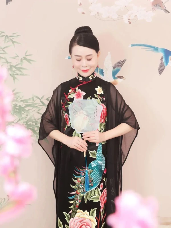 The 5 Beauties of the Qipao Woman