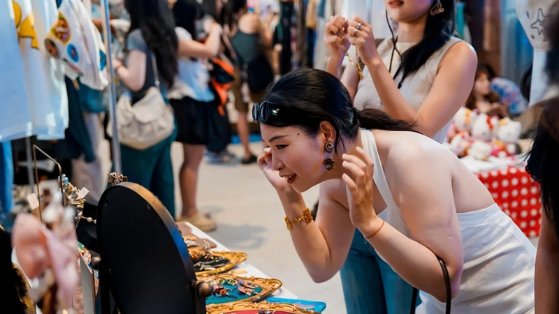 The Circular Wardrobe Revolution: Shanghai's Infinite Fashion Bazaar