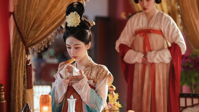 Women's Awakening and National Sentiment In the Name of Blossom