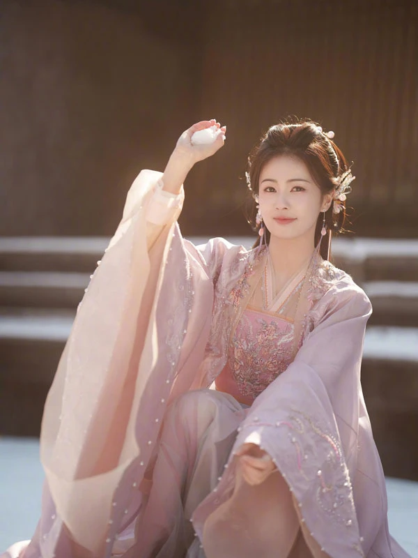Top 10 Highest-Streaming Chinese Dramas by Mid-Year