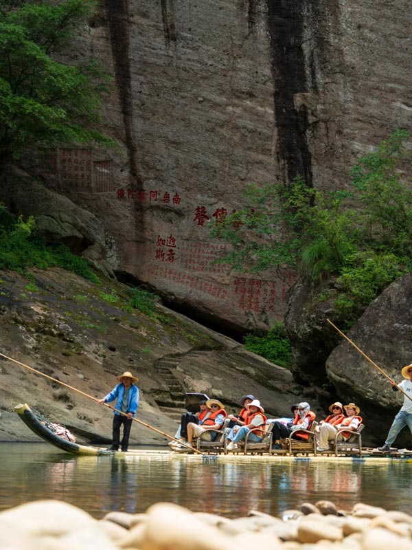 Wuyi's Living Legacy: Mist-Shrouded Peaks and Ancient Wisdom